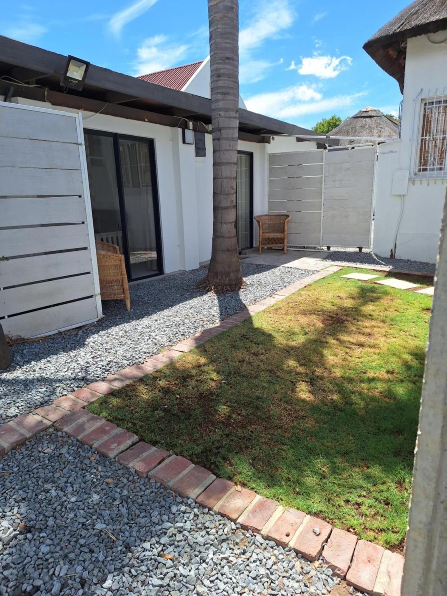 Little Miracle Apartment Worcester Bagian luar foto